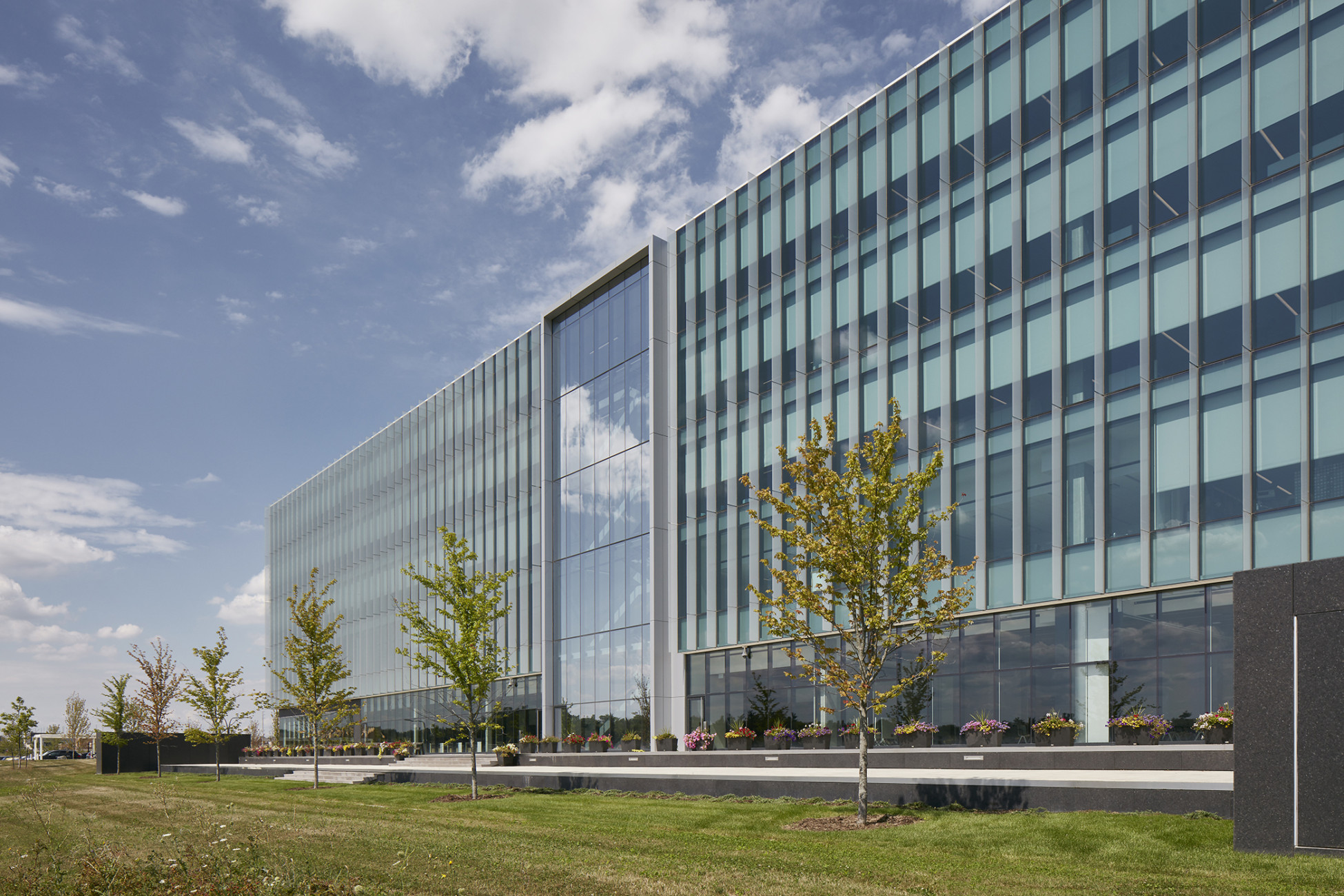 Canon Canada headquarters Moriyama Teshima building design LEED Gold