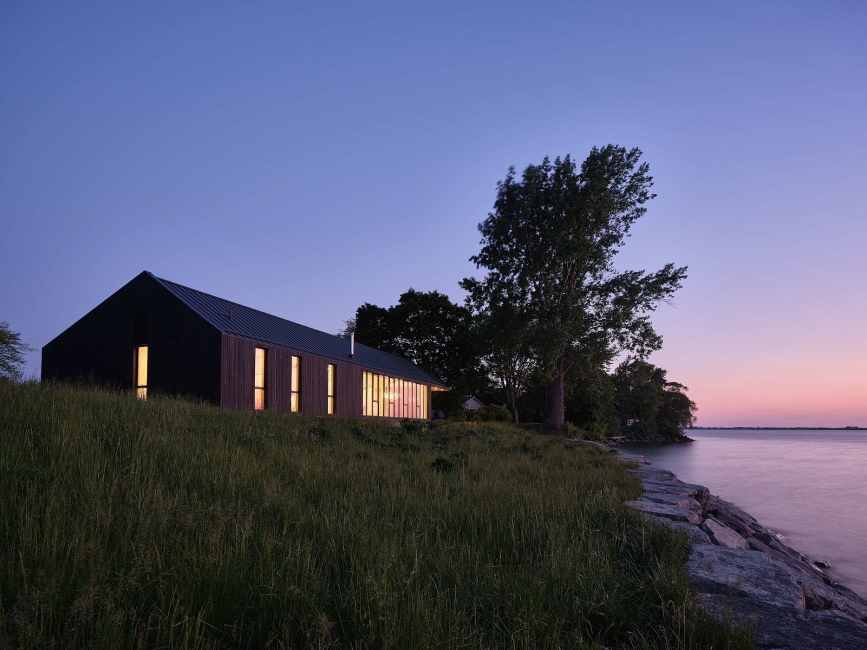 Moriyama Teshima architect architecture residential design home house building construction Niagara on the Lake Ontario Toronto Canada waterfront luxury real estate Canadian lakefront residence sustainable material wood timber